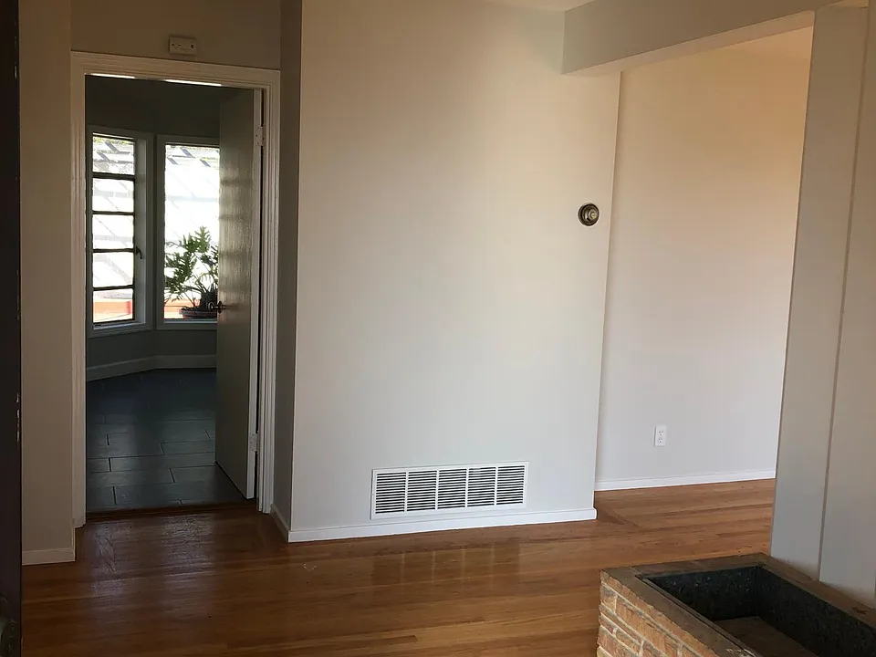 Double door entry way