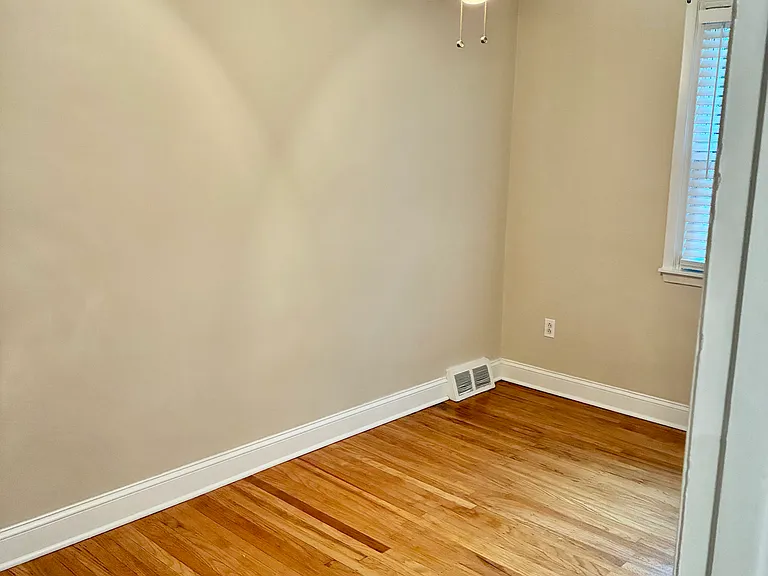 3451 Ainslie St — Photo 12