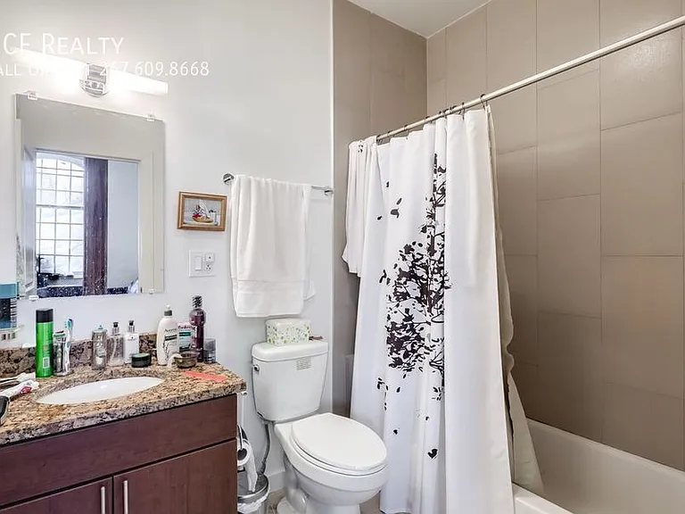 4 Leverington Ave #209 — Photo 7
