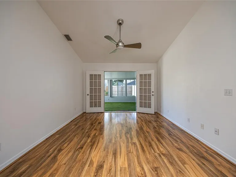923 Sand Crest Dr — Photo 19