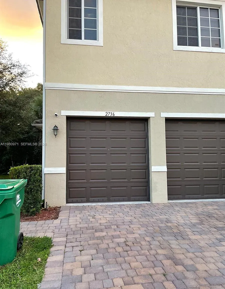 3 bed, 2.5 bath, 1700 sqft, $3,150 — Photo 1