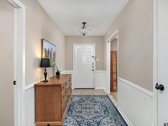 3rd image of 3613 Silverwood Dr
