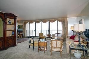 4th image of 1212 N Lake Shore Dr APT 17CN