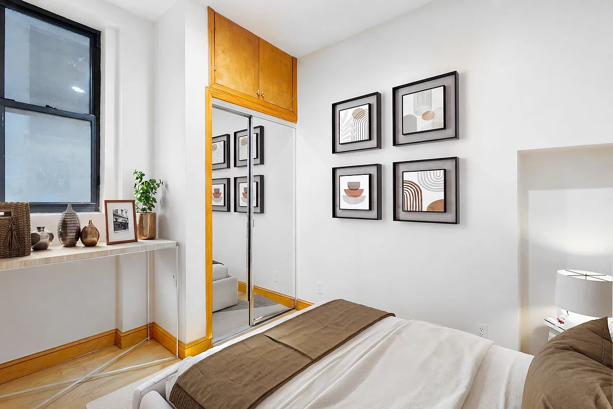 Building Photo - 324 E 52nd St #1C
