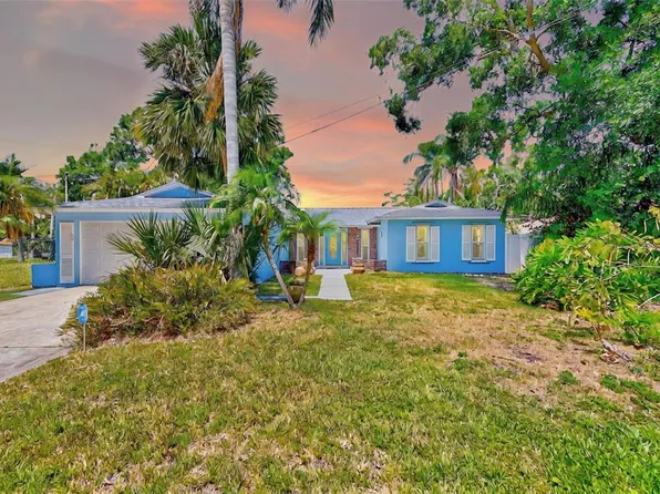 127 Lake Judy Lee Dr, Largo, FL 33771