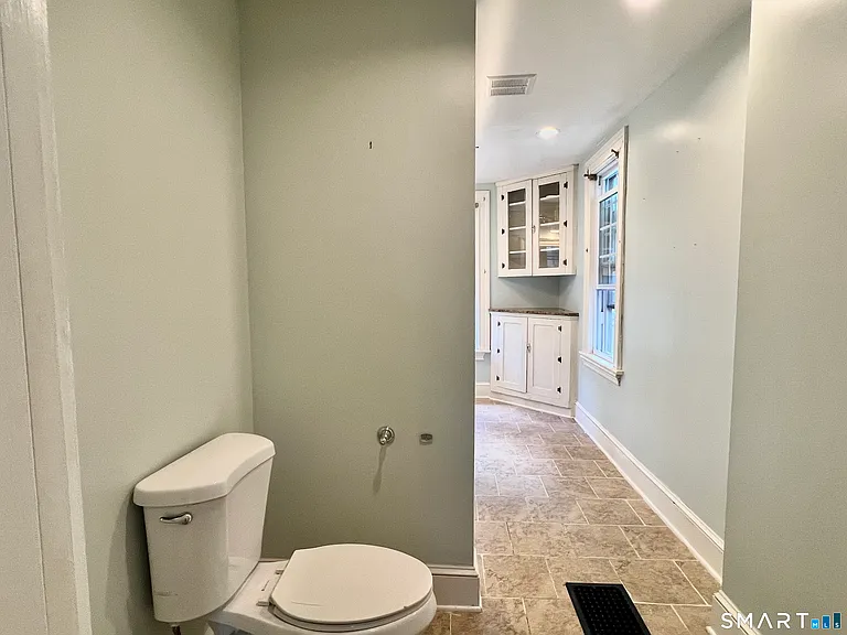 1596 Main St — Photo 13
