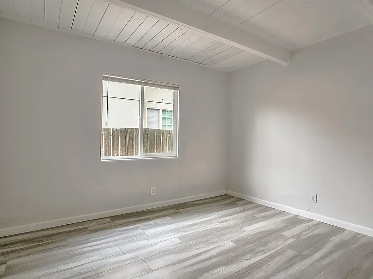 27 Carnegie Dr — Photo 15