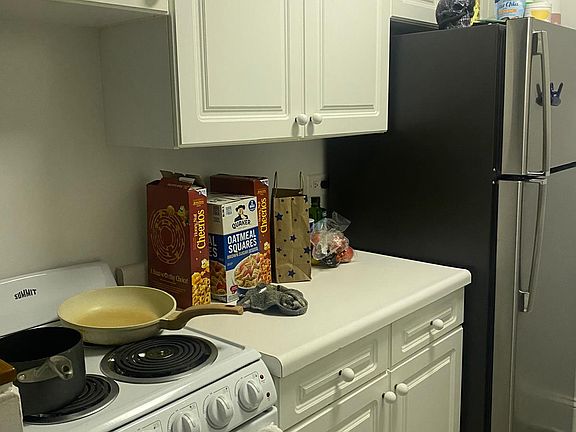 4th image of 50 W 34th St APT 12B06