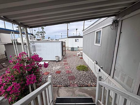 5th image of 2402 W 16th St #B06