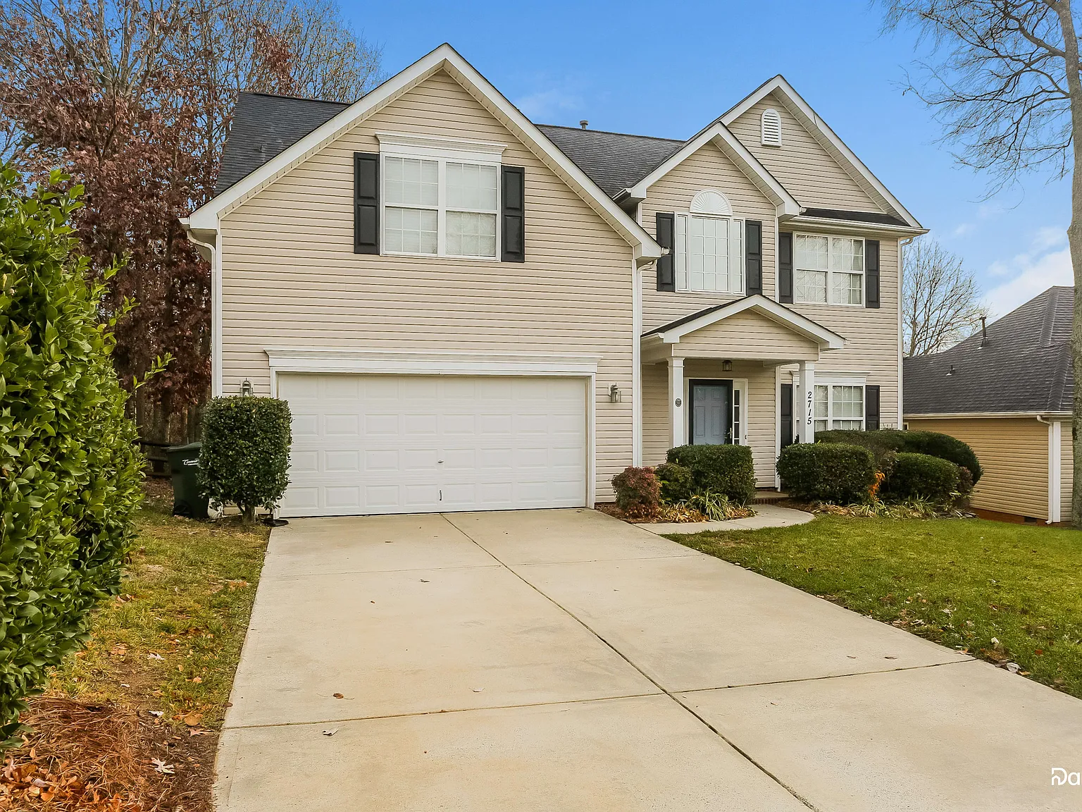 4 bed, 2.5 bath, 2399 sqft, $2,420 — Photo 3