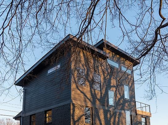 4th image of 2700 Oakwood Ave