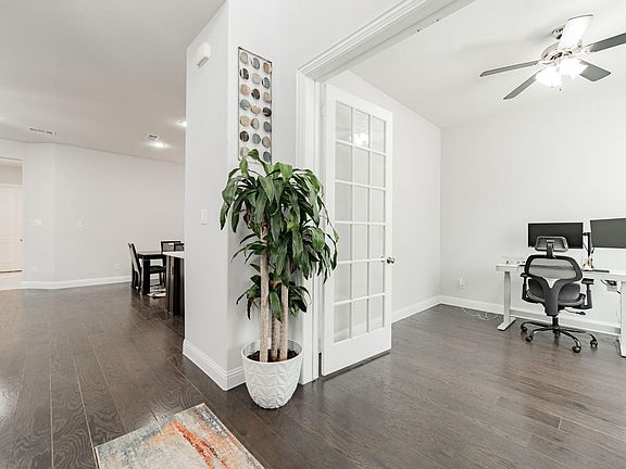 5th image of 4300 Del Rey Ave