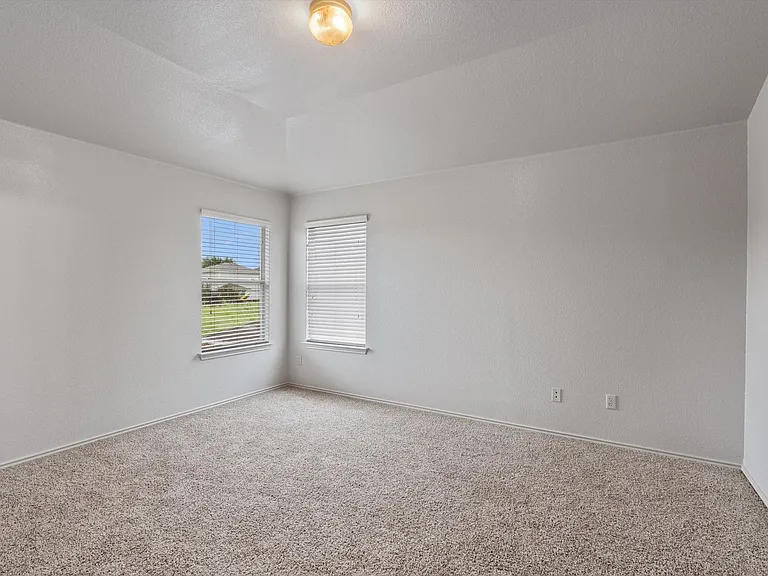 12921 White House St — Photo 13