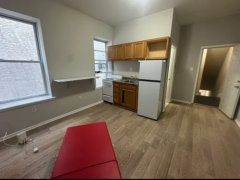 1605 W Diamond St #2R — Photo 3