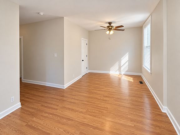 5th image of 2620 W Evergreen Ave Unit R