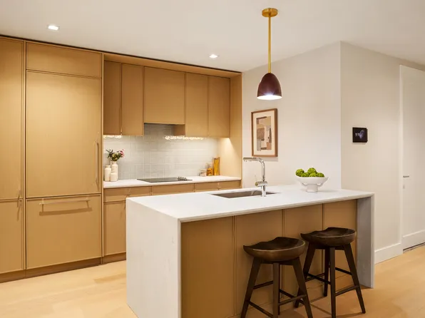 24-01 Queens Plaza North image 1 of 19