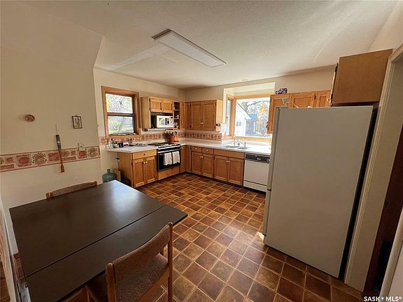 5th image of 317 Prince St