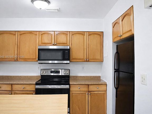 5th image of 9150 NW 38th Dr APT 110
