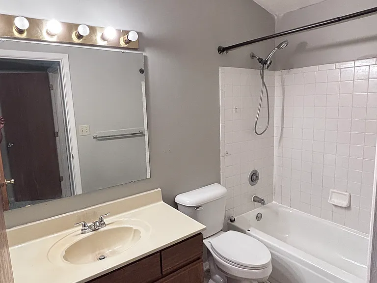 4351 Village Parkway Cir W #10 — Photo 12