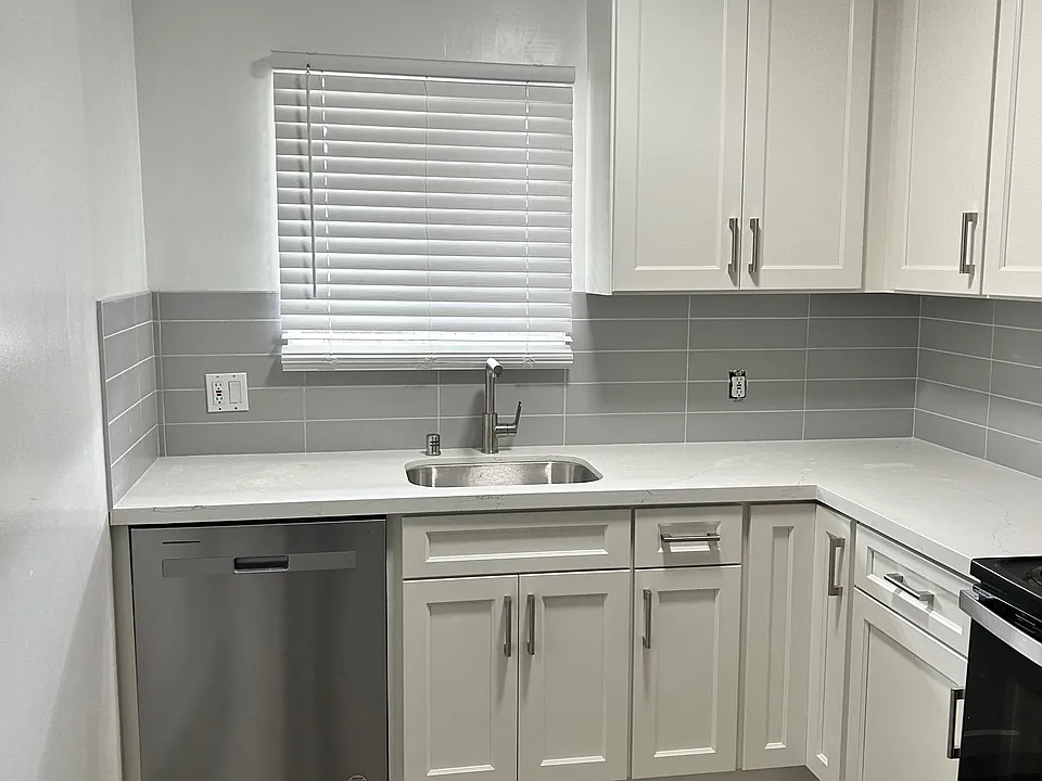 3720 Loma Vista Ave #4