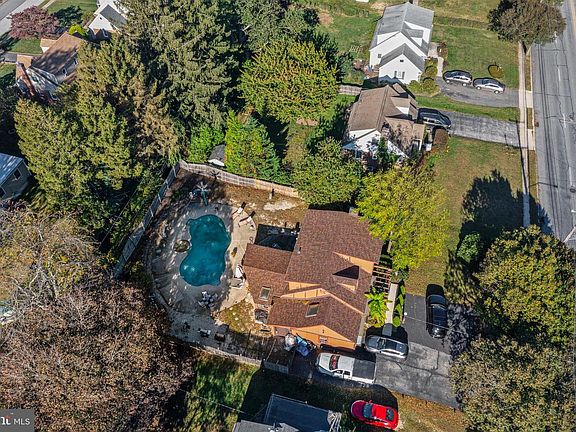 3rd image of 2606 Springfield Rd