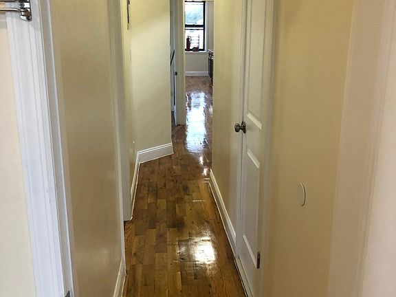 4th image of 965 E 226th St #4A