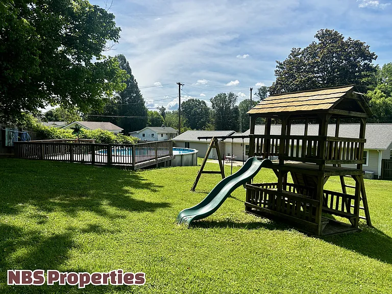 104 Hillside Rd — Photo 32