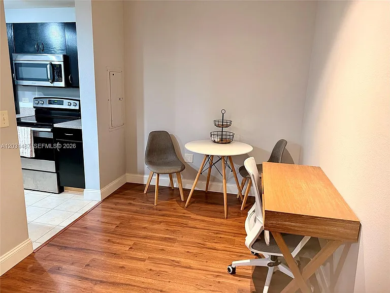 533 NE 3rd Ave #313 — Photo 8