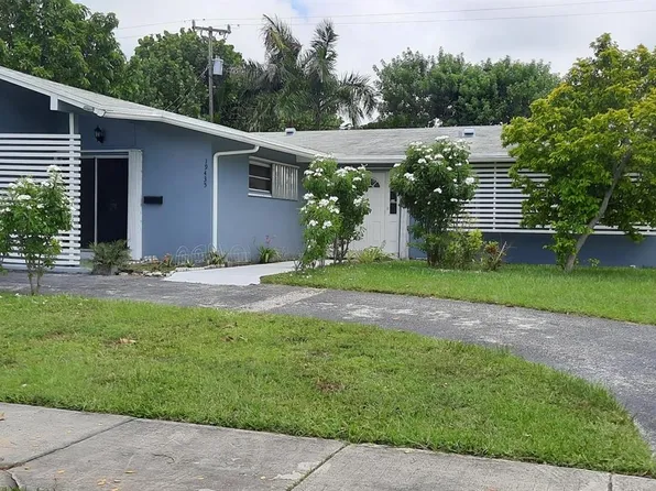 19435 Lenaire Dr, Cutler Bay, FL 33157