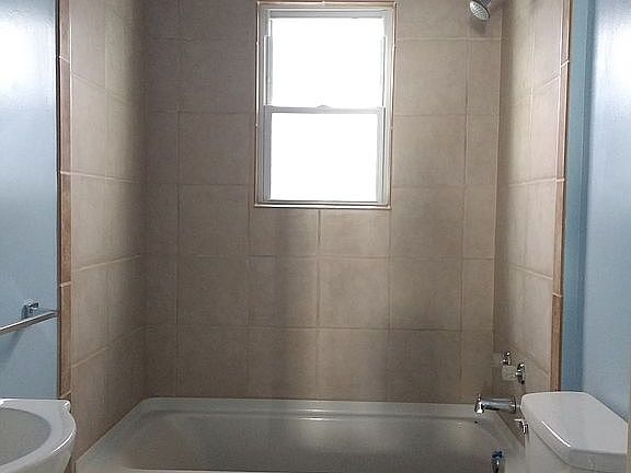 3rd image of 5212 Waverly Ave