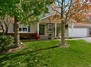 18 Forrel Tree Ct, Saint Peters, MO 63376