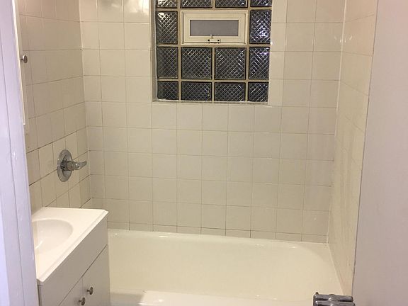 4th image of 5025 W 31st St APT 2