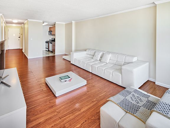 3rd image of 7002 Boulevard East #26DD