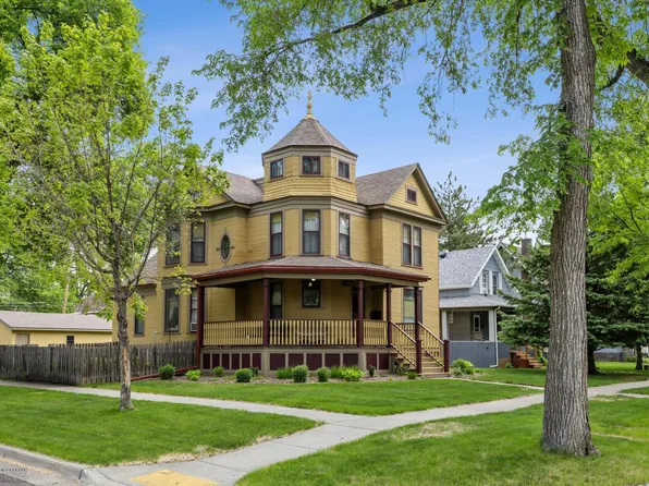 1121 4th Ave S, Fargo, ND 58103