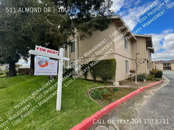 511 Almond Dr APT 10, Lodi, CA 95240