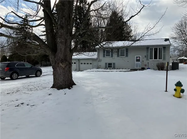 313 Idlewood Blvd, Baldwinsville, NY 13027