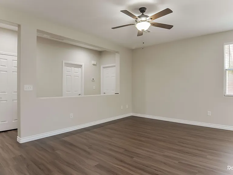 2125 Silvereye Dr — Photo 6