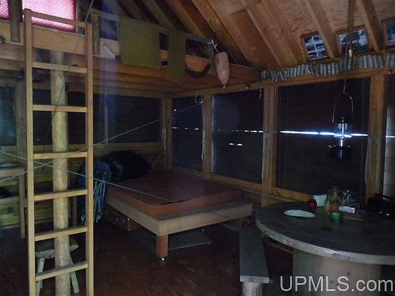 5th image of 17540 Bear Creek Dr
