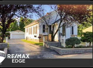509 Nebobish Ave, Essexville, MI