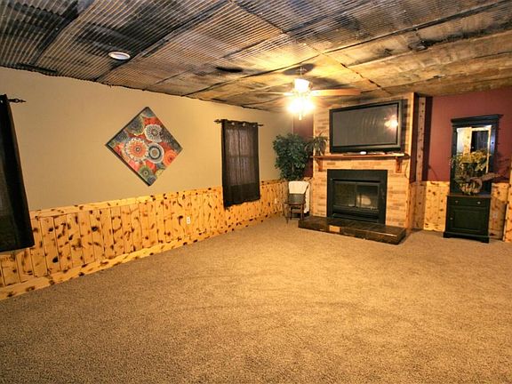 Rec Room (2)