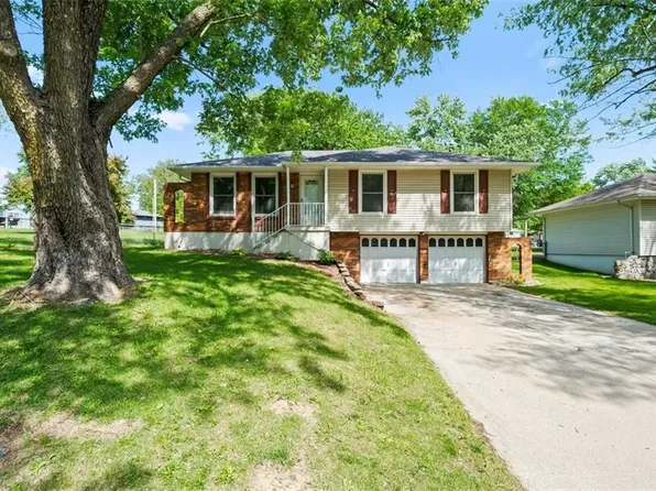 1908 NE Adams Dairy Rd, Blue Springs, MO 64014