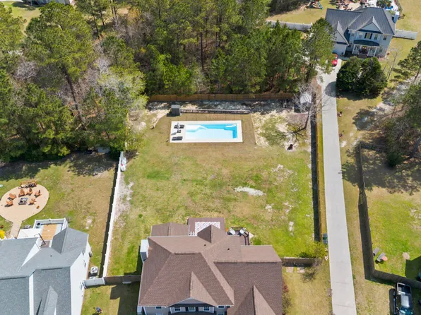 209 Middle Ridge Drive, Hubert, NC 28539