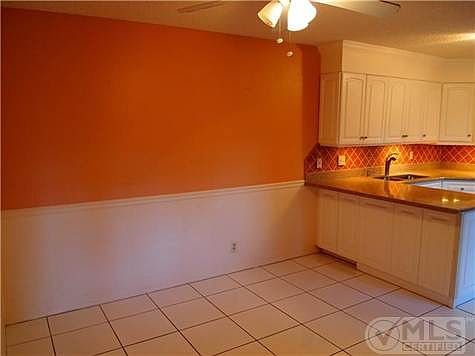 4th image of 6114 Seven Springs Blvd