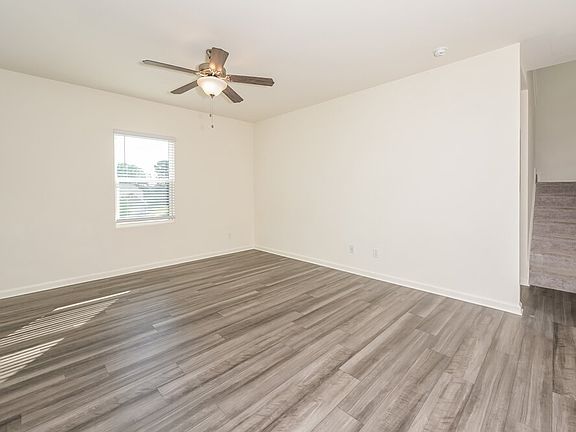 4th image of 114 Bentwater Way