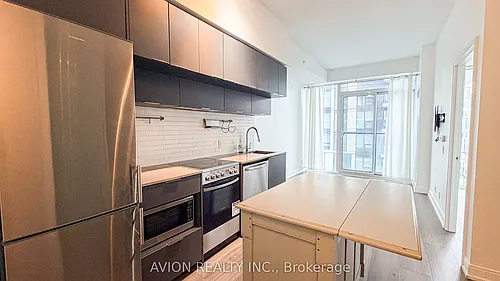 181 Dundas St E Photo 1