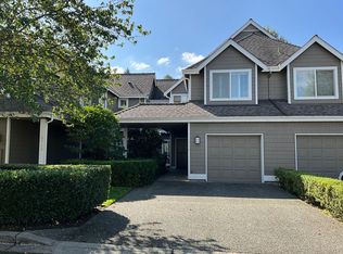 3715 101st Way NE #403, Kirkland, WA 98033