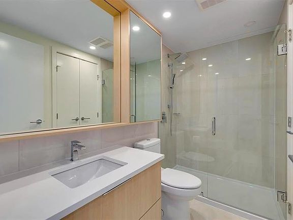 5th image of 13318 104th Ave #2506