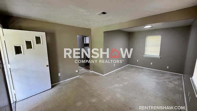 3 bed, 1.0 bath, 849 sqft, $995 — Photo 2