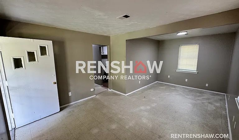 220 Vernelle Ave — Photo 2
