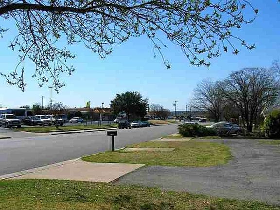 4th image of 1114 Northwood Dr